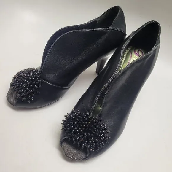 PoeticāLicenseāBeadedĀ SlitāFrontāHeels - Picture 2 of 11